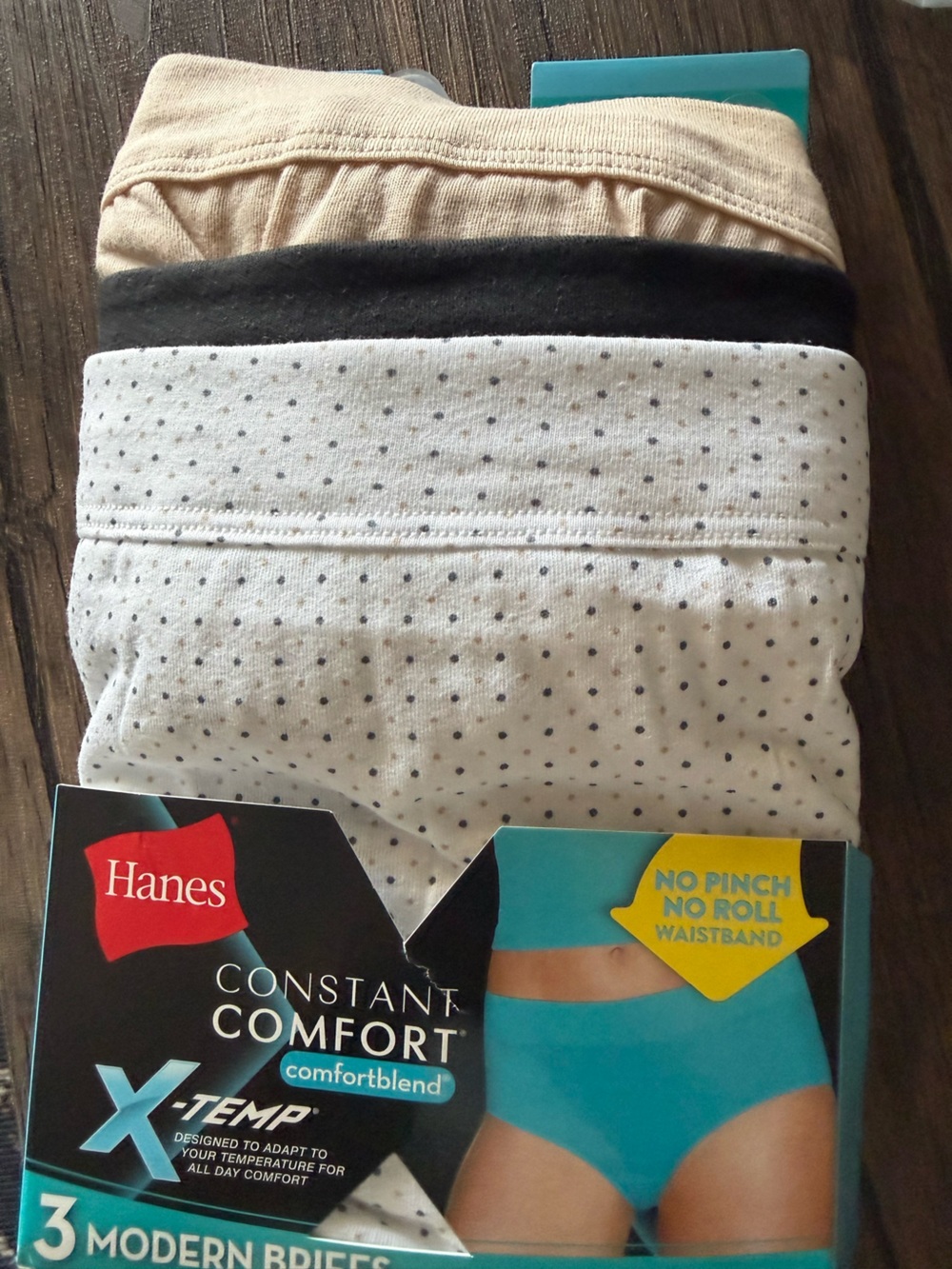 NWT-Hanes 3-Pack X-Temp Modern Briefs in Beige, Black, and White Dot